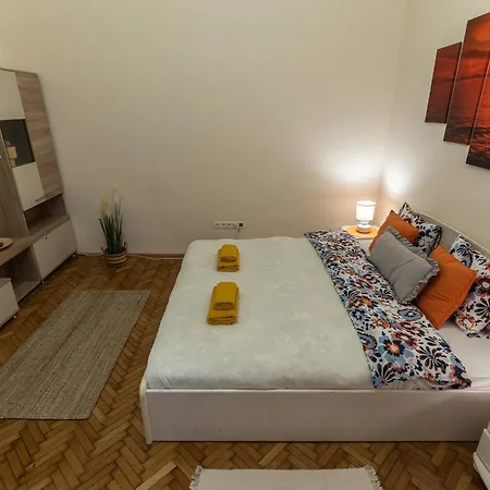 Harmony & Cute - Budapest