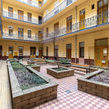 Harmony & Cute - * Budapeşte